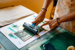 Atelier - linogravure sur sac - paris