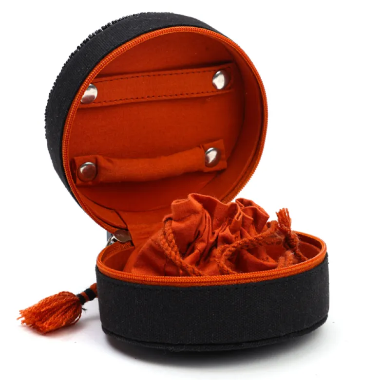 Boîte à bijoux ronde brodée