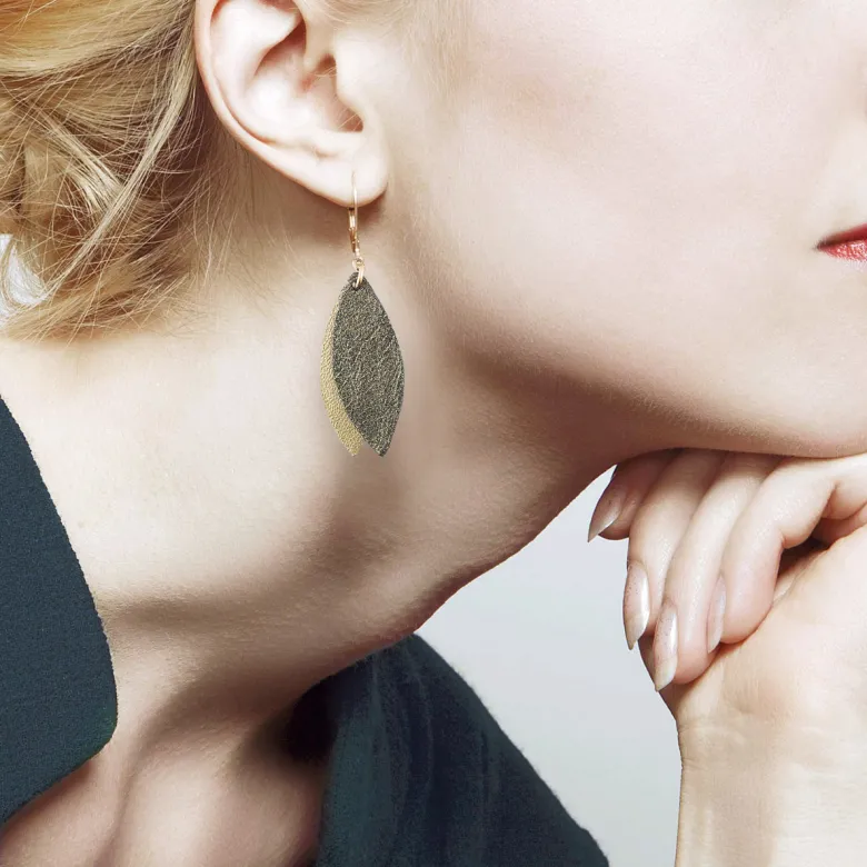 Boucles d'oreilles en cuir petale kaki