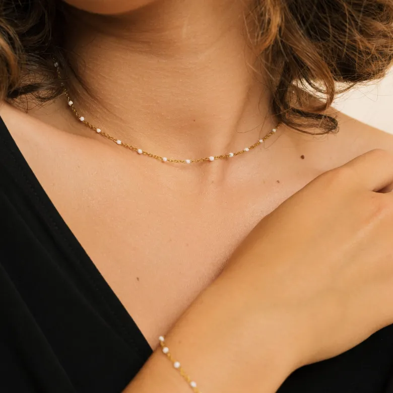 Bougie-bijou avec collier perles blanches & cristal