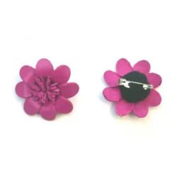 Broche cuir fleur