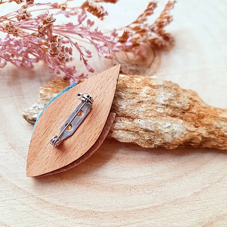 Broche en bois et cuir tulipe sirène