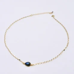 Collier choker ras du cou, plaqué or, pierre goutte labradorite bleu vert