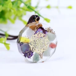 Collier orgonite yoga méditation elenna