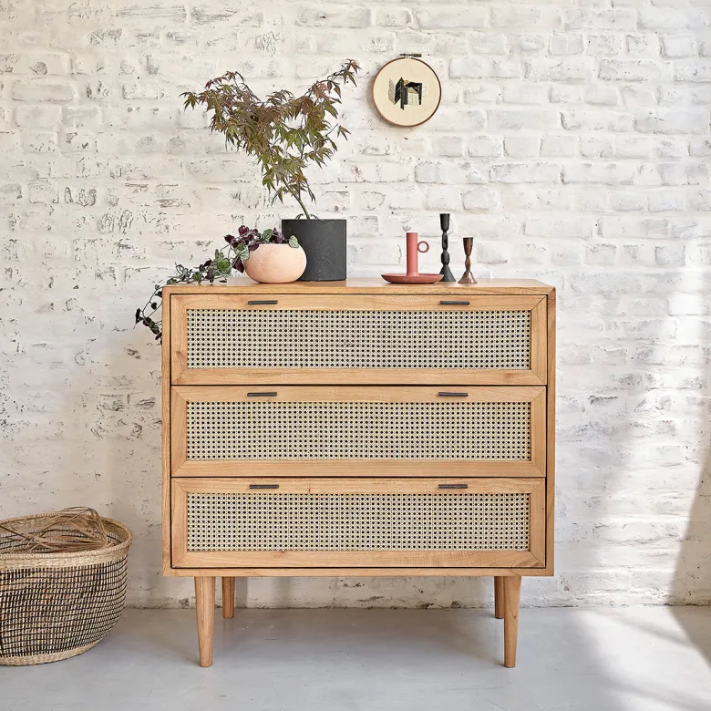 Commode en bois de mindi et cannage