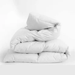 Couette blanche autumn chaude 240x260 cm