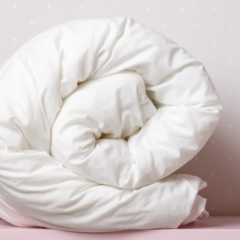 Couette blanche autumn chaude 240x260 cm