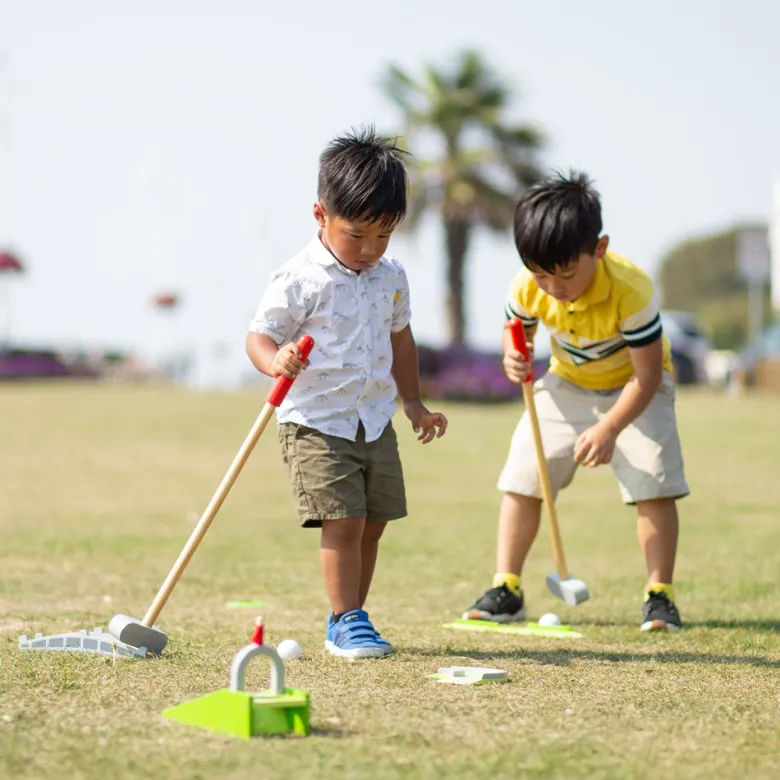 Ensemble de golf fou en bois