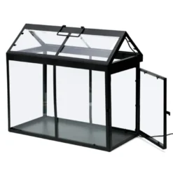 Grande serre avec éclairage LED