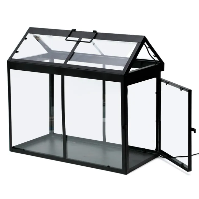 Grande serre avec éclairage LED