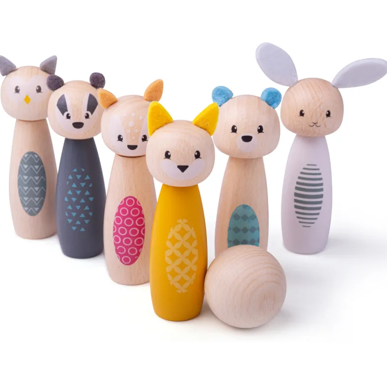 Jeu de quilles avec des animaux des bois