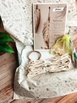 Kit diy plumes macramé ecru - créez votre déco murale bohème