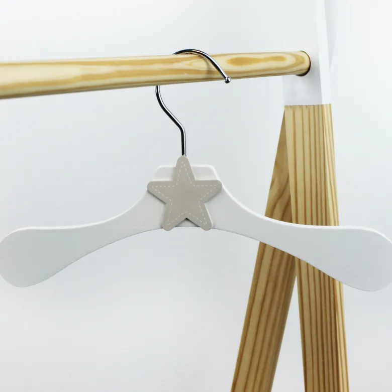 Lot de 10 cintres pour enfant