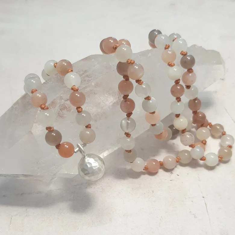 Mala pierre de lune et appeleur d’anges