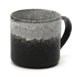 Mug en grès noir mat
