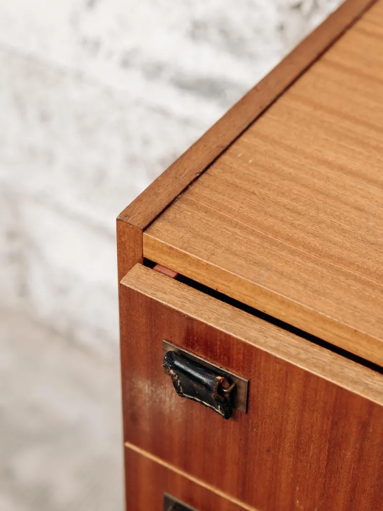 Olga, la commode en bois n°50