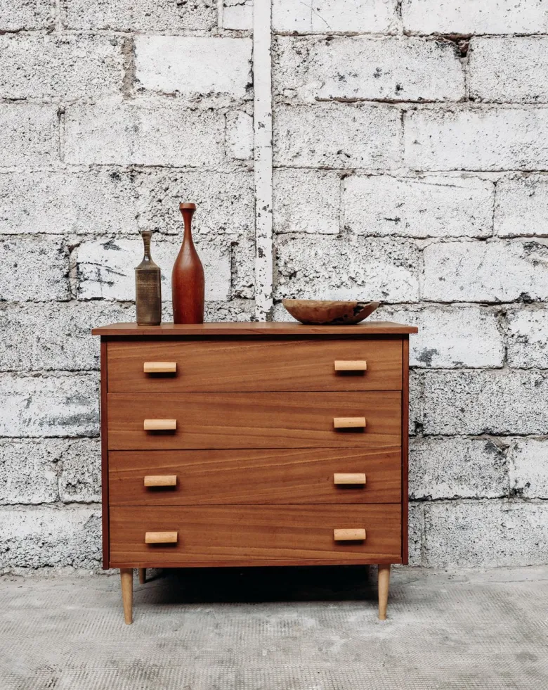 Olga, la commode en bois n°150