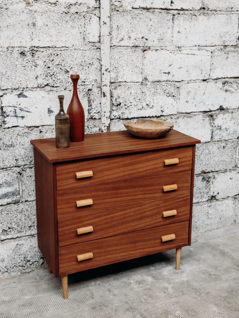 Olga, la commode en bois n°150