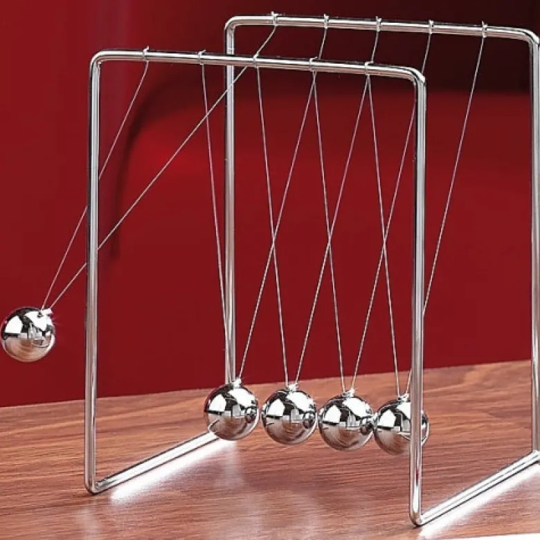 Pendule de newton balancier zen en métal