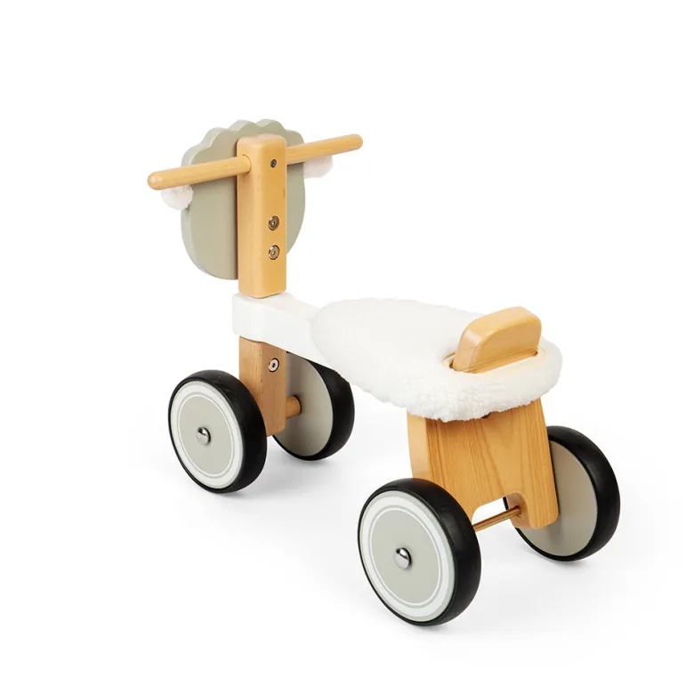 Promenade en bois sur mouton
