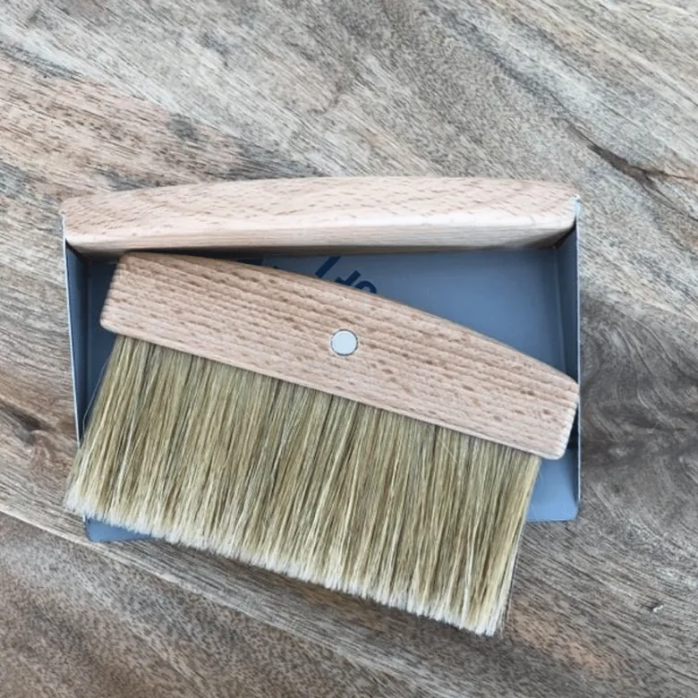 Ramasse miettes en bois de hêtre