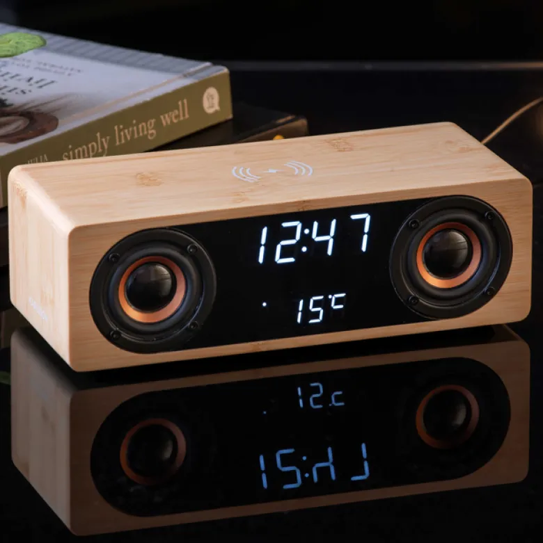 Réveil Classic Karlsson chargeur à induction enceinte Bluetooth température
