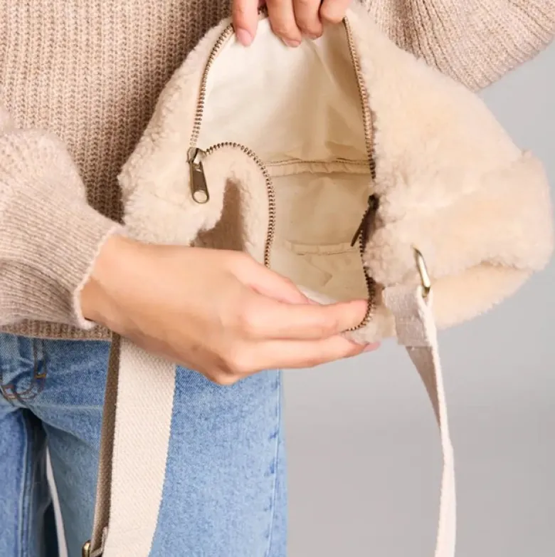 Sac demi-lune Andrea en polyester recyclé Hindbag