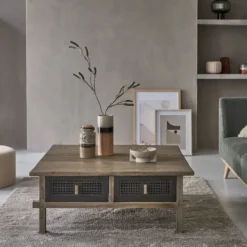 Table basse en pin massif recyclé