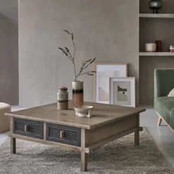 Table basse en pin massif recyclé