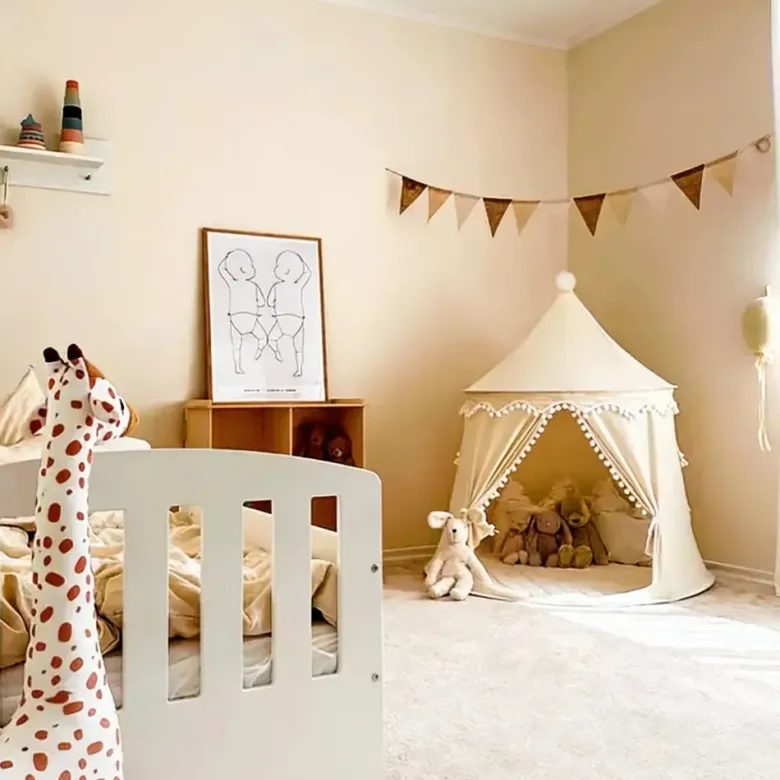 Tente enfant château de fée avec tapis blanc