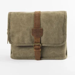 Trousse toilette à suspendre verte