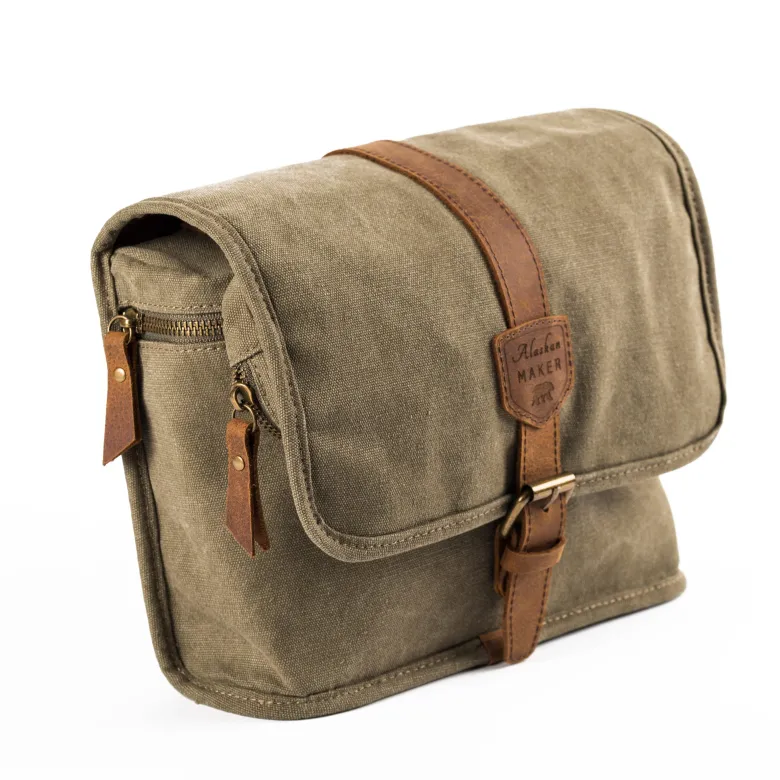 Trousse toilette à suspendre verte